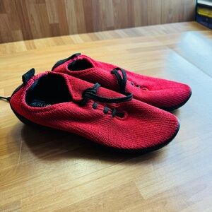 Arcopedico comfortable red shoes size 37